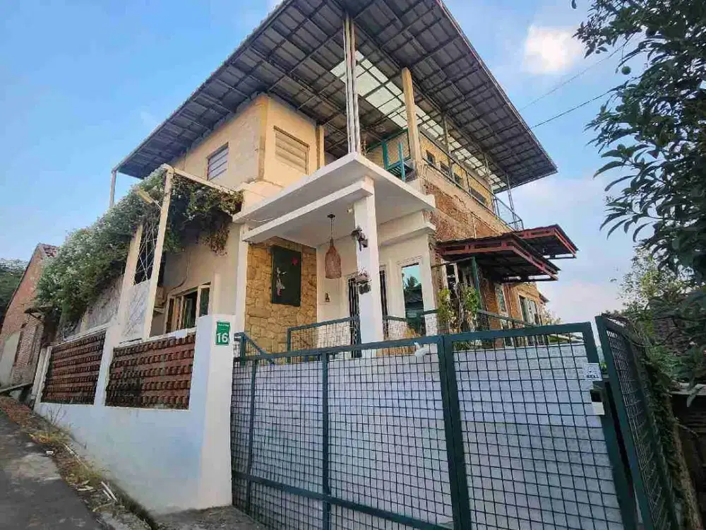 rumah 3 lantai view pemandangan