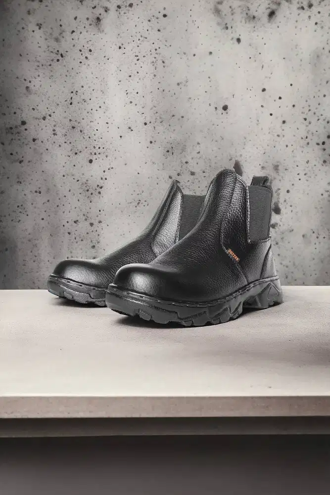 Nyaman Sepatu safety pabrik otomotif Banjarbaru