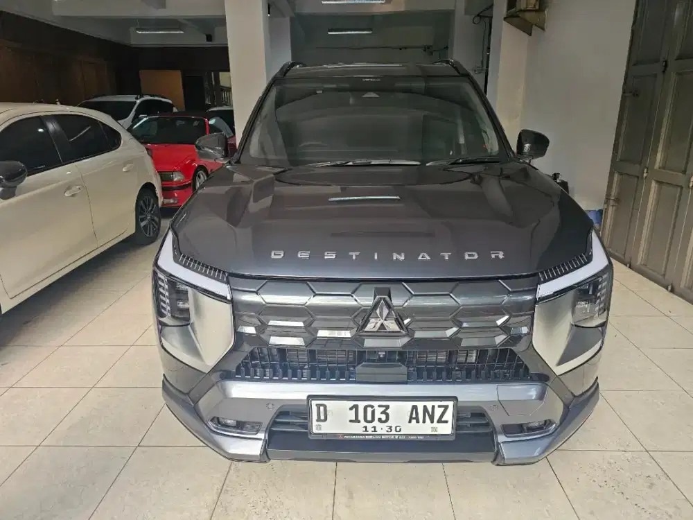 (KM 2 RB) Mitsubishi destinator ultimate premium at 2025 abu met.