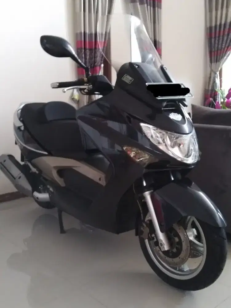 Moge Kymco Xciting 500cc Rajanya Matic