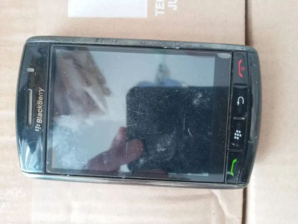 HP BlackBerry Storm 9530 Mati Total (Harga Nego)