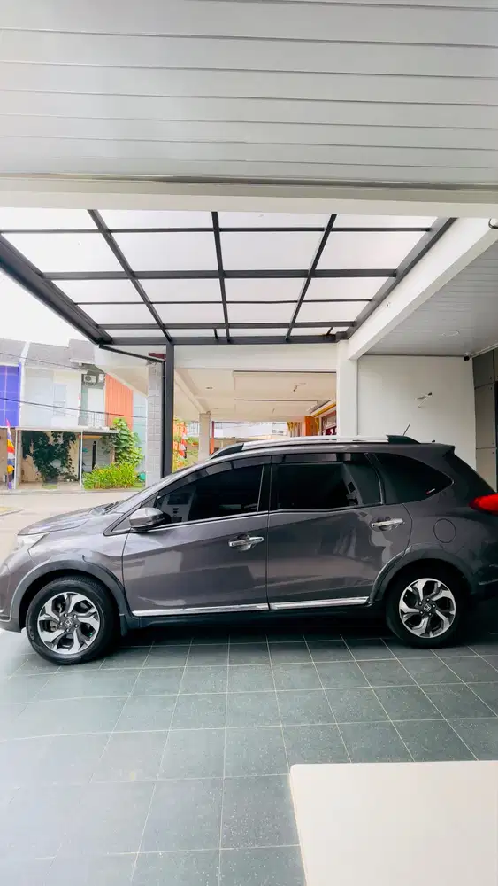 Buat yang cari Mobil Keluarga, Dijual BRV 2017 Type E