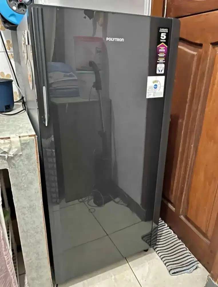 kulkas polytron