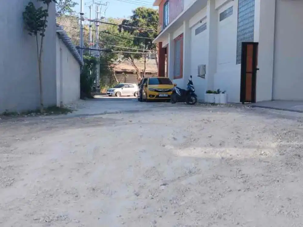 lahan sewa di jalan Uluwatu dekat Jenggala keramik cocok untuk kost2 an