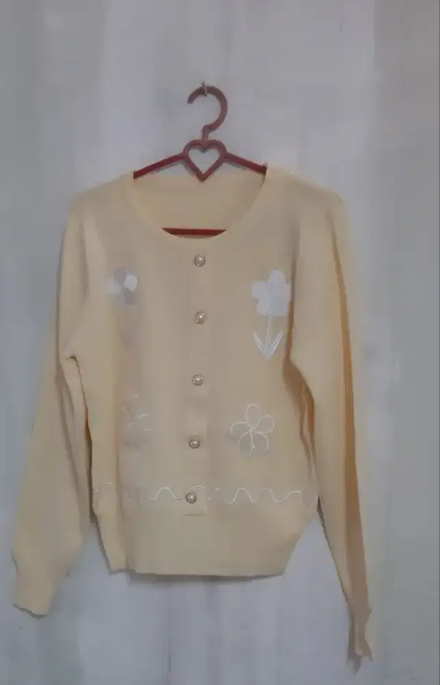 Baju atasan rajut