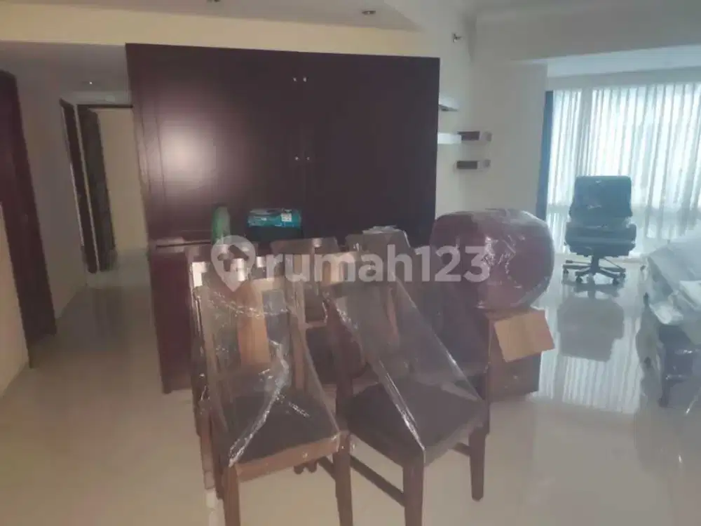 Apartement Taman Anggrek 3+1 Bedroom