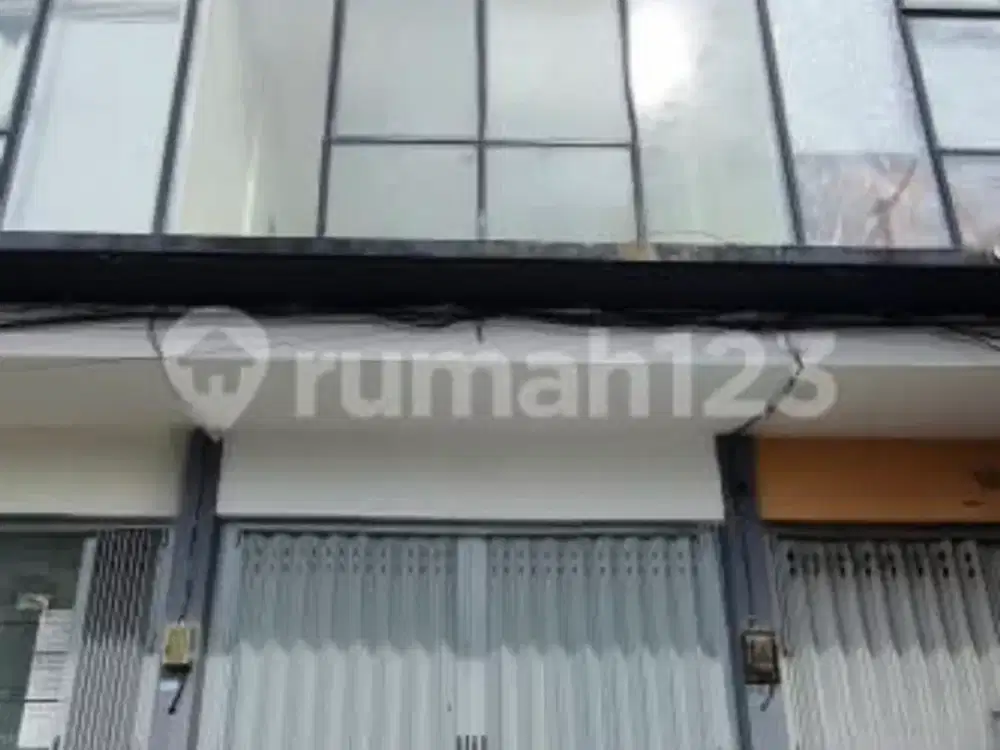 Ruko Pinggir Jalan Kembangan, Jakarta Barat