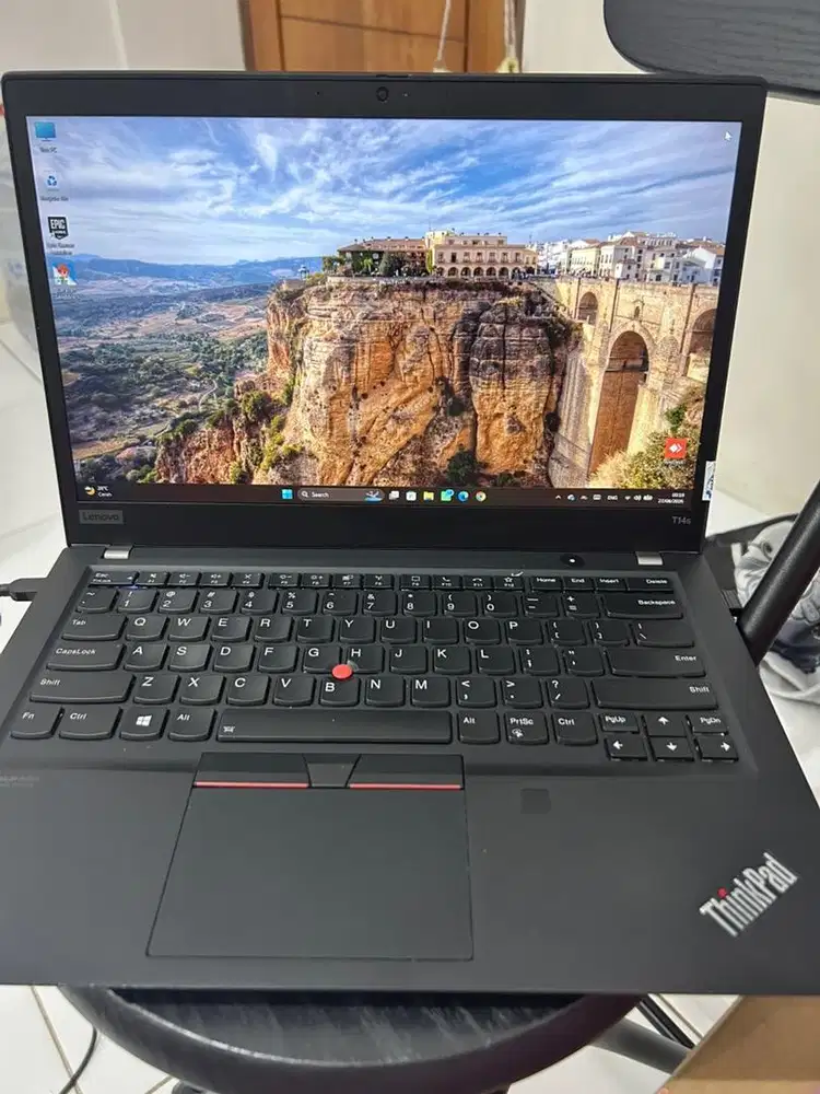 Laptop LENOVO THINKPAD T14S