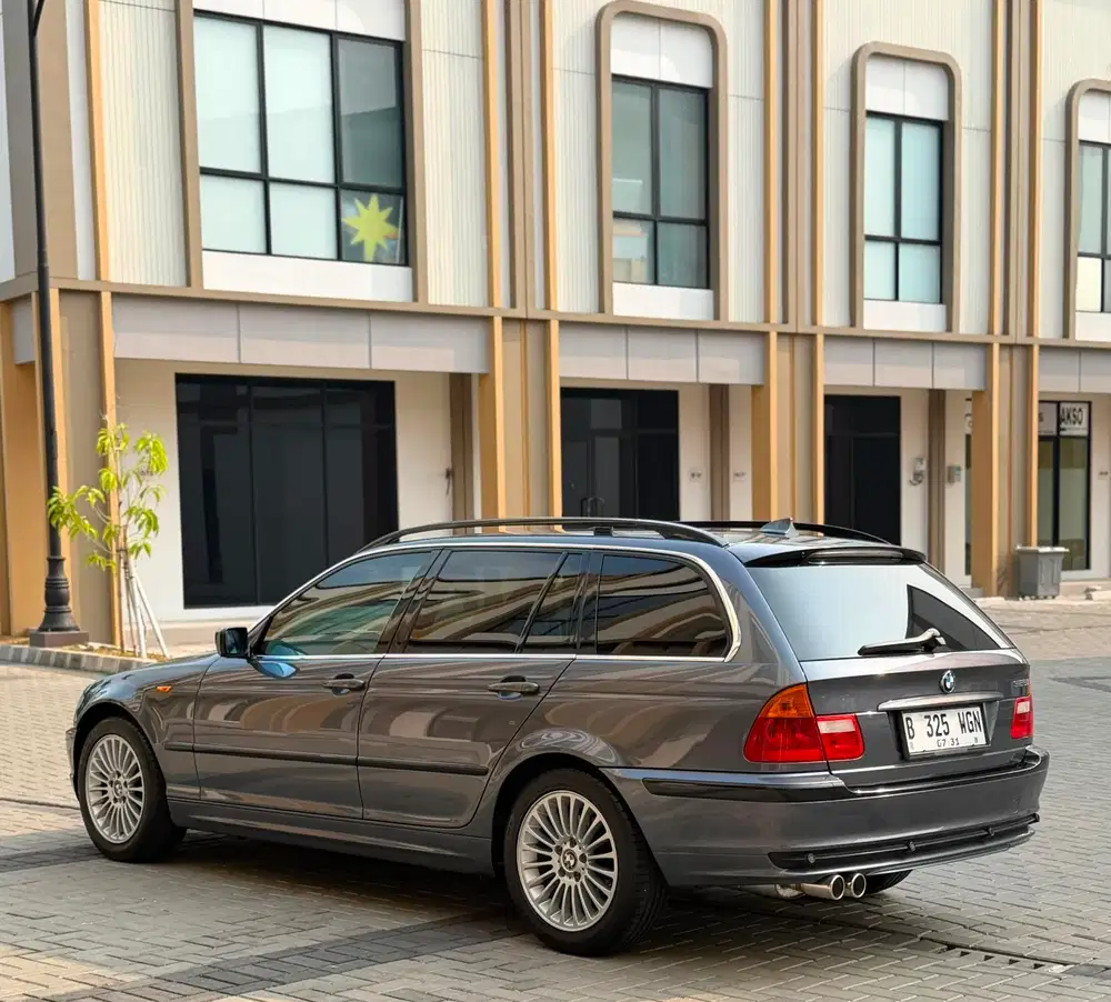 BMW 325i Wagon Collector Item Nopol Cantik Istimewa