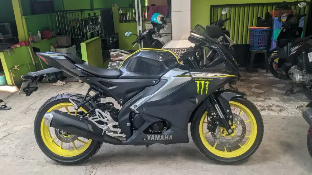 DIJUAL YAMAHA R15