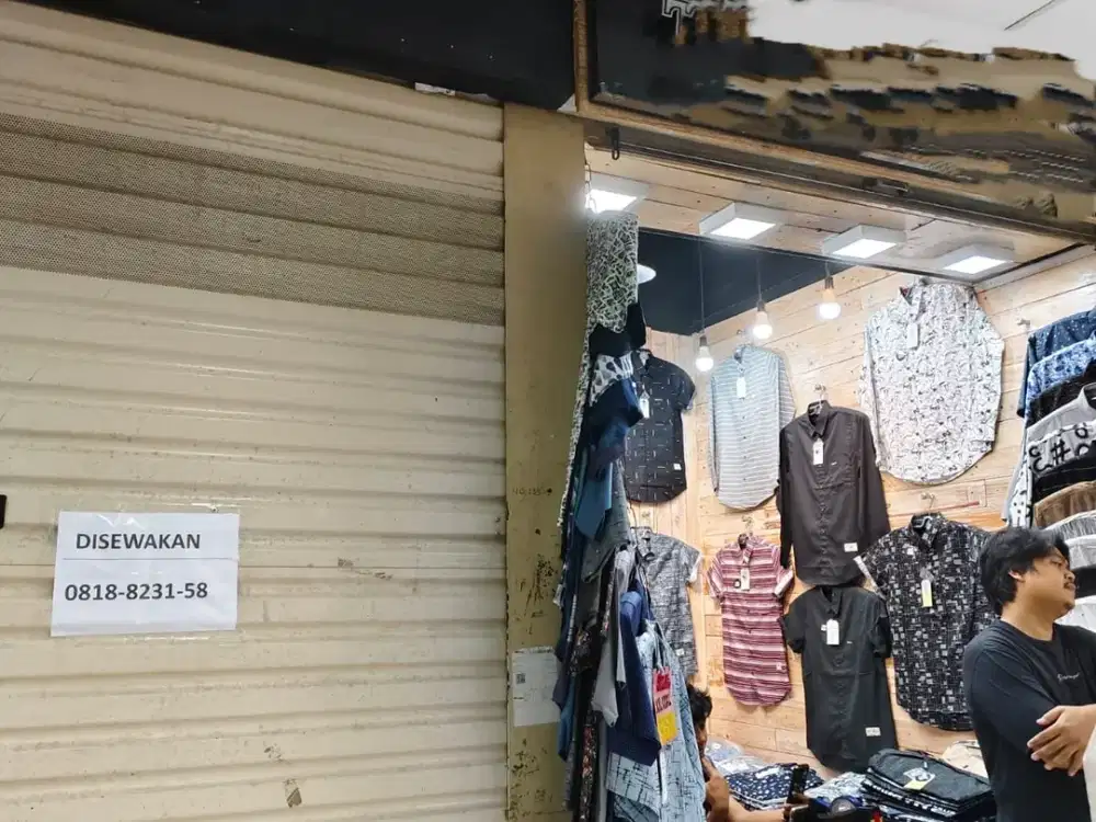 Toko Pusat Grosir Metro Tanah Abang, lokasi strategis