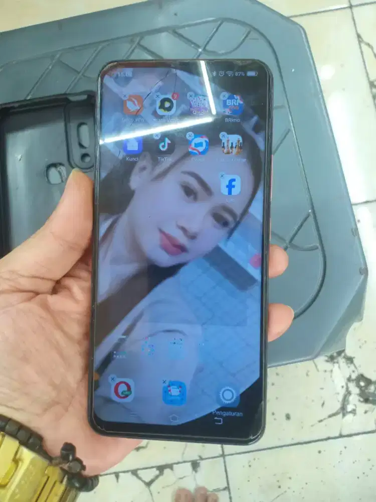 Vivo v15 ram 8/256 batangan siap pakai masih orian smua