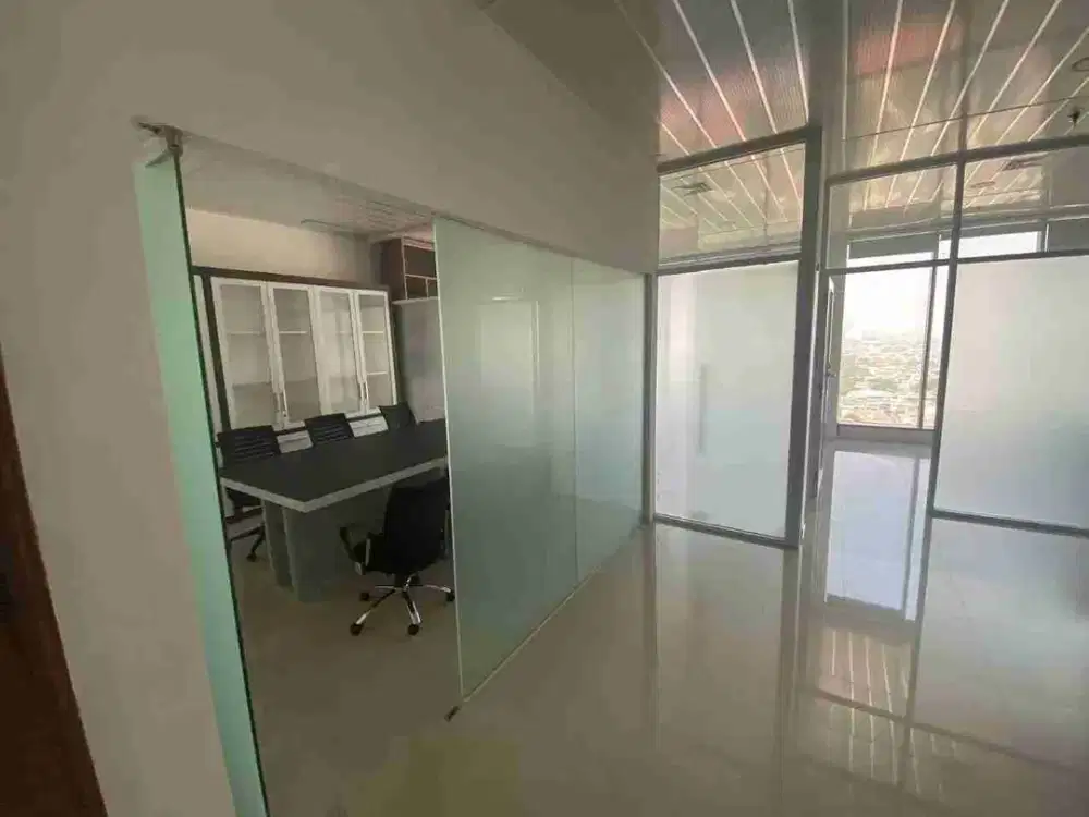 Office Gold Coast PIK

Luas 117m
Semi furnish