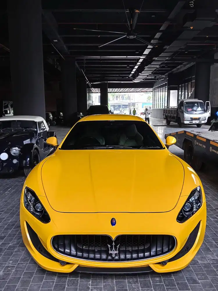Maserati Gran Turismo 2014 yellow kuning Maserati GT 2013/2015 jaksel