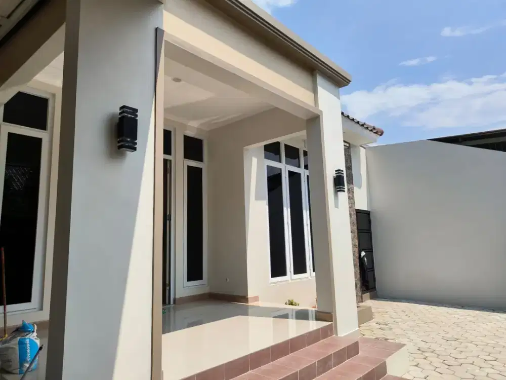 Dijual Rumah baru gress di Rejomulyo Lingkungan elite Semi furnish