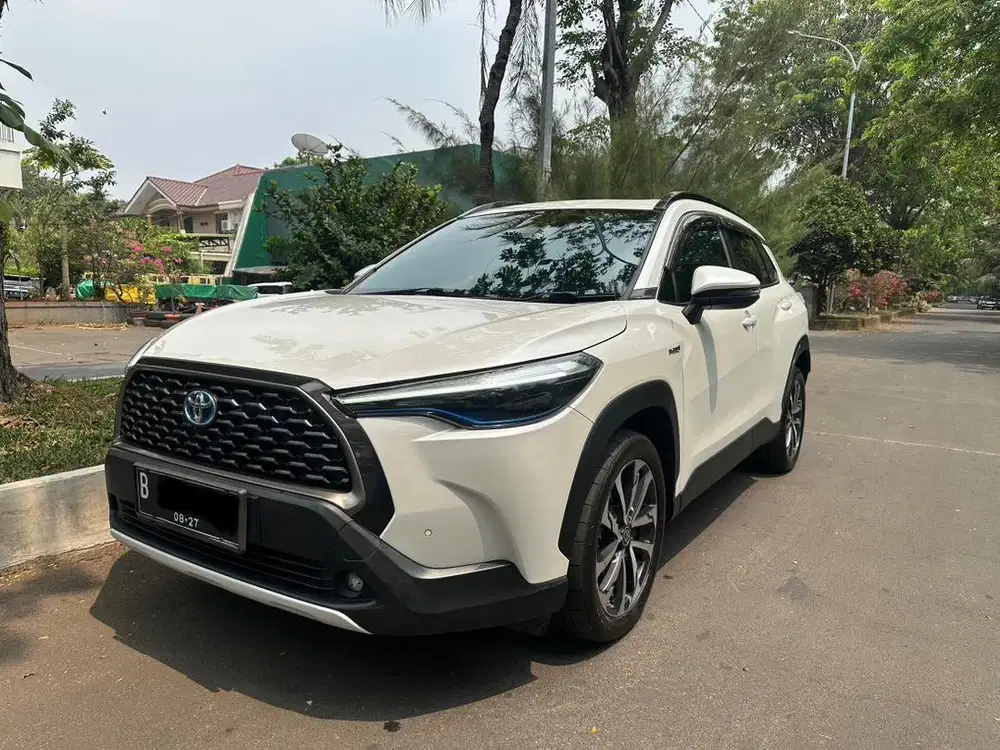 TOYOTA COROLLA CROSS 1.8 HYBRID AT 2022 PUTIH MULUS