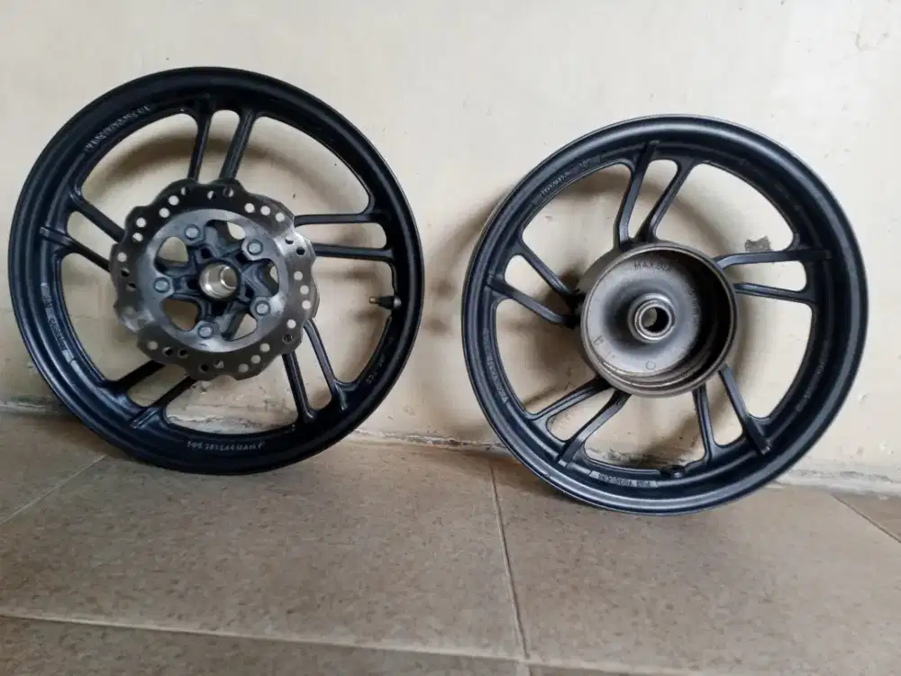 VELG VARIO 125 ORIGINAL TAHUN 2025
