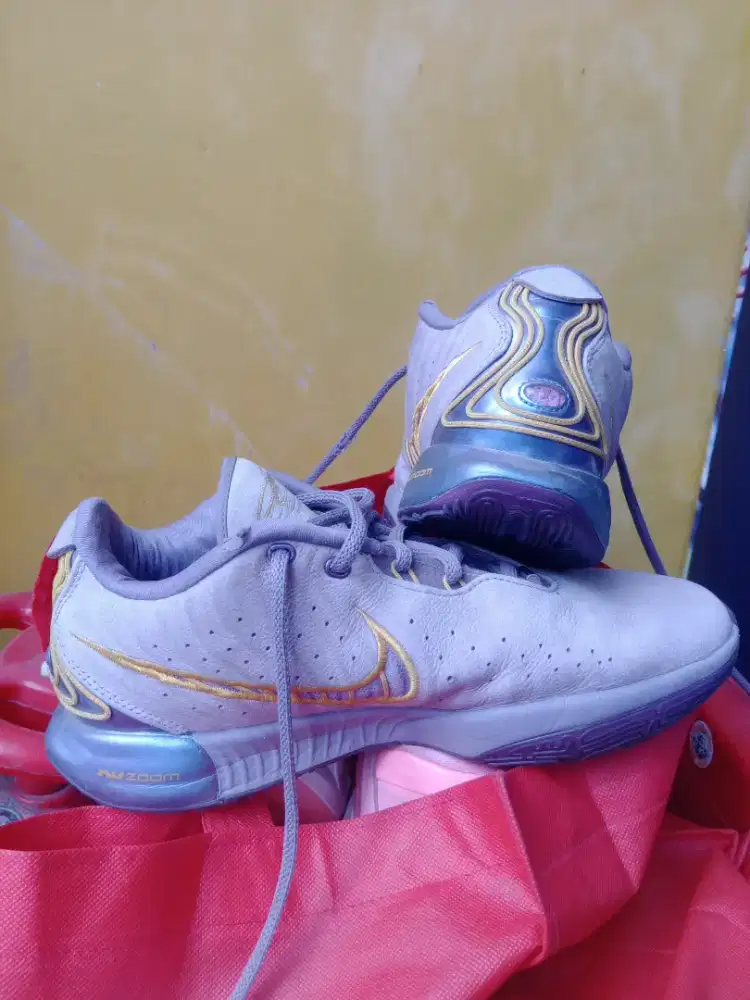 Second ORI NIKE LEBRON XXI EP PURPLE RAIN