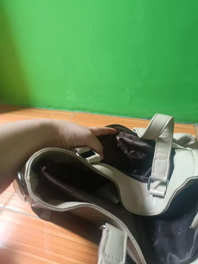 FOR SALE Alona Leather Lovata Bag Preloved.