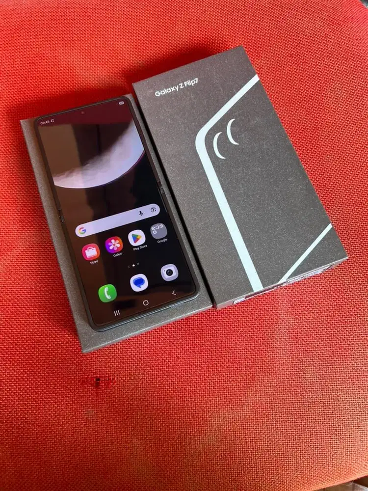 Samsung Z Flip7 12/512 garansi resmi sein fullset