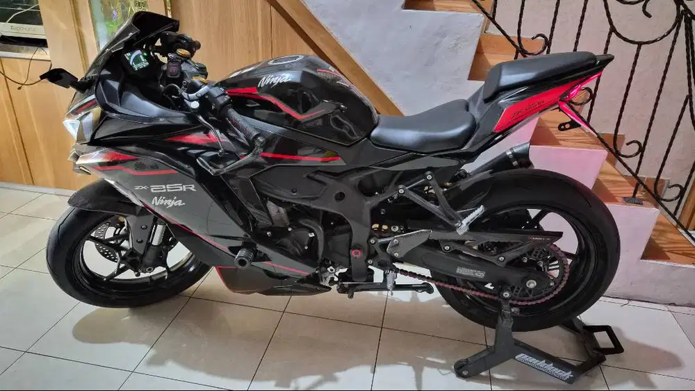 Kawasaki Ninja ZX25R 2023 94jt (Nego)