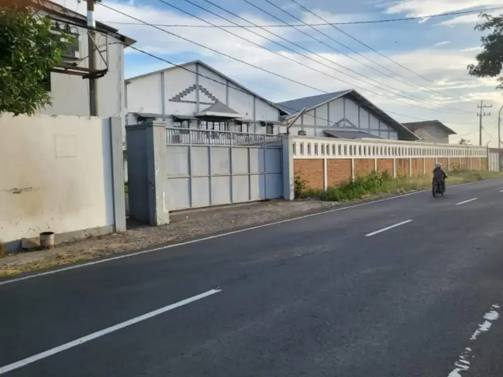 Gudang Cerme dekat Tol Krian, Legundi, Bunder, Manyar/KLBM (DNDGK)