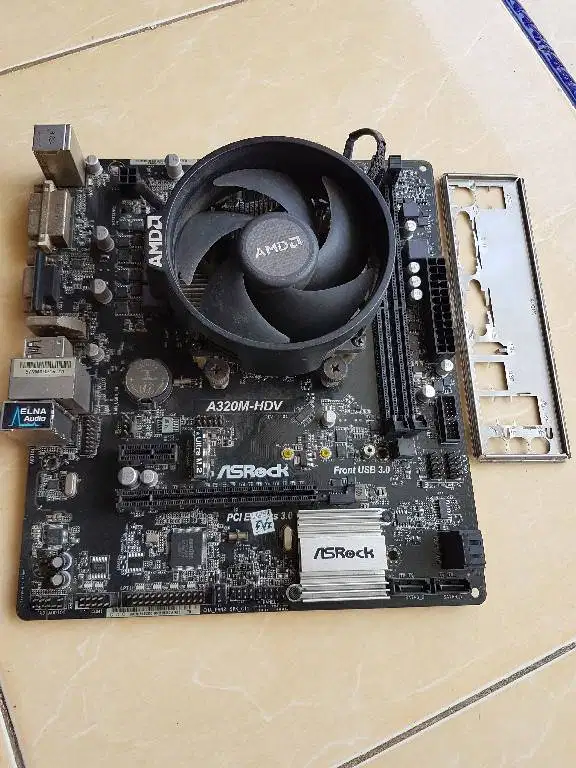 Sepaket AMD AM4 Ryzen 3 2200G | Motherboard ASRock A320M-HDV AM4
