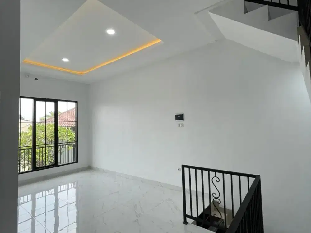 Dijual Rumah 3 Lantai Daerah Petukangan Utara