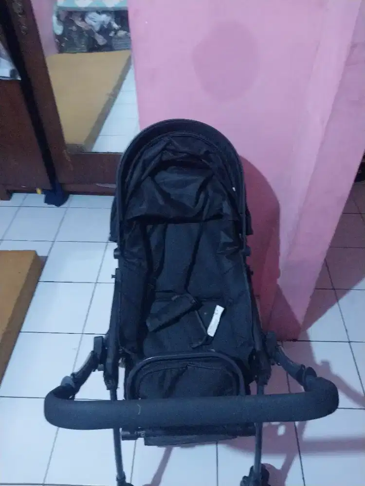 Stroller bayi merk baby does kondisi bagus (1 bulan pemakaian)