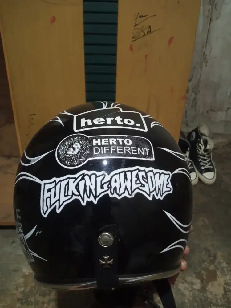 Helm bogo kalcer yang minat