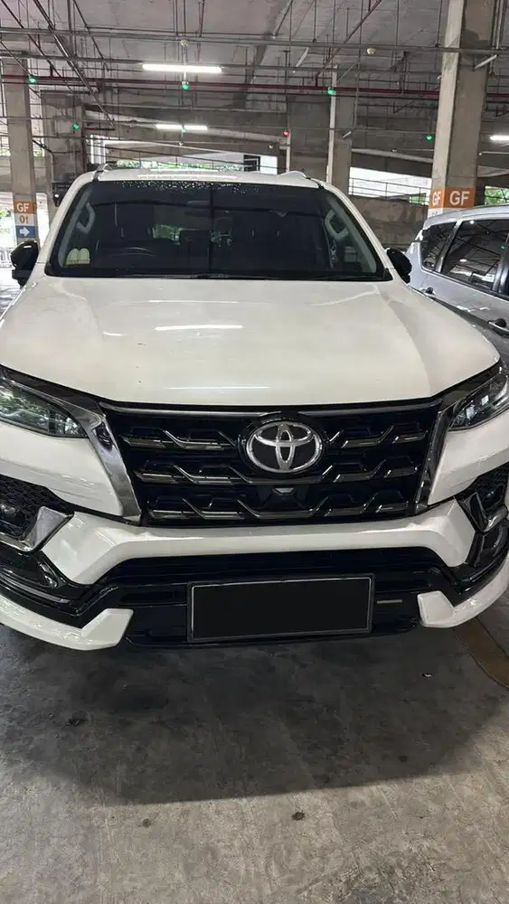 Dijual Toyota Fortuner GR Sport A/T Diesel Tahun 2021 - Tangan Pertama