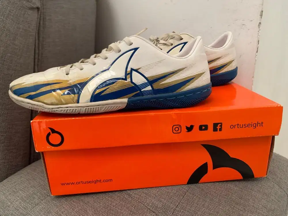 Ortuseight Spark IN Size 40 Sepatu Futsal