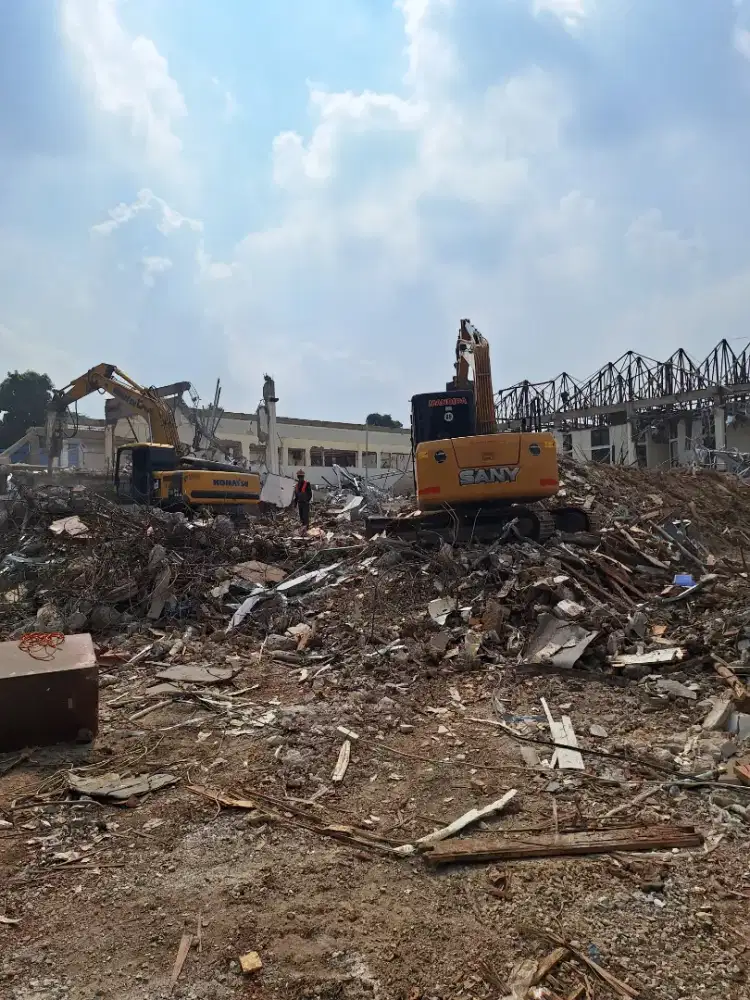 Bongkar bangunan gedung cut and fill