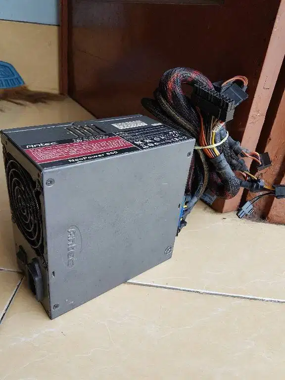 PSU Antec Neopower 550w 80+Semi Modular 8 dan 6 pin vga