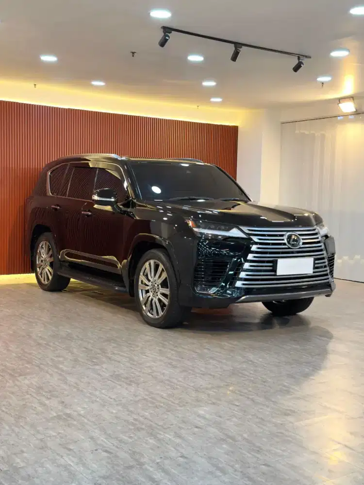 Lexus LX600 VIP 4x4 3.5 AT Tahun 2022