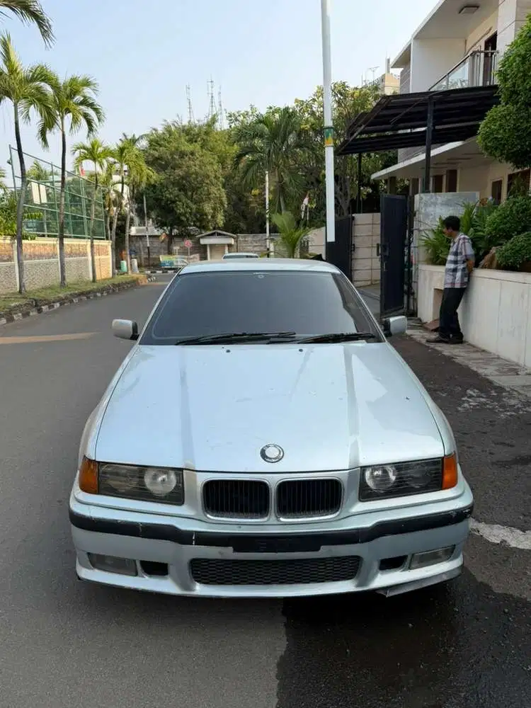 BMW 320i E36 1994 - Silver