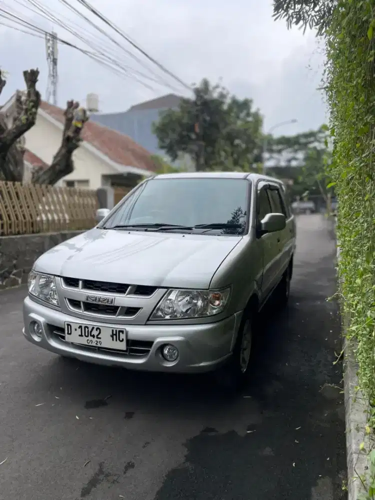 Isuzu panther 2.5 LM manual 2005