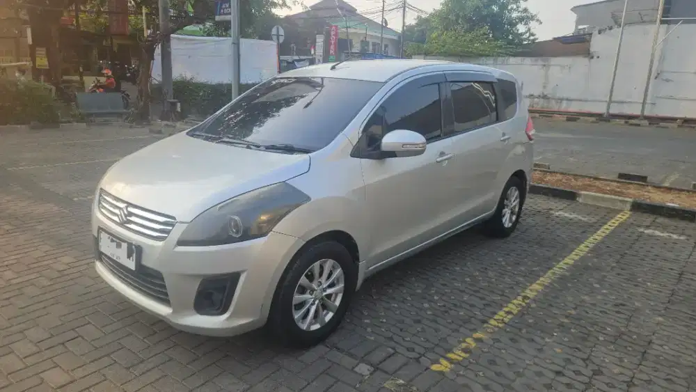 Ertiga GL matic 2015 silver