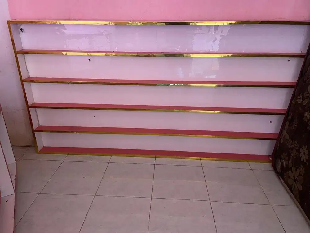 rak gantung baru 4 bulan pakai