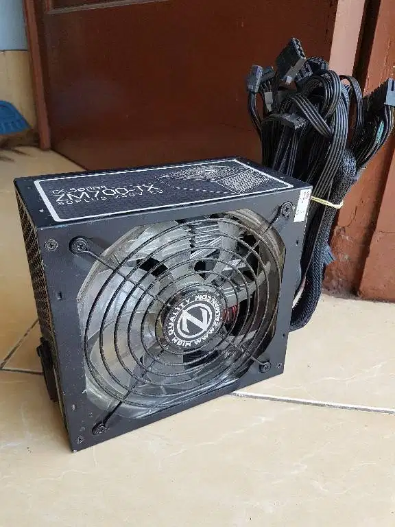 PSU Zalman ZM700-TX 700w 80+ 4x8 pin vga