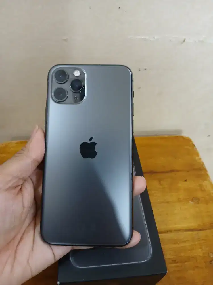 IPhone 11 pro 64Gb midnight green