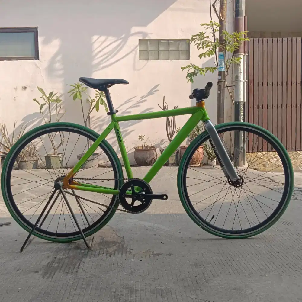 SEPEDA FIXIE UNITED EVOLUTION ALLOY SIZE 49 FORK SOLO77 ALLOY DOLTRAP