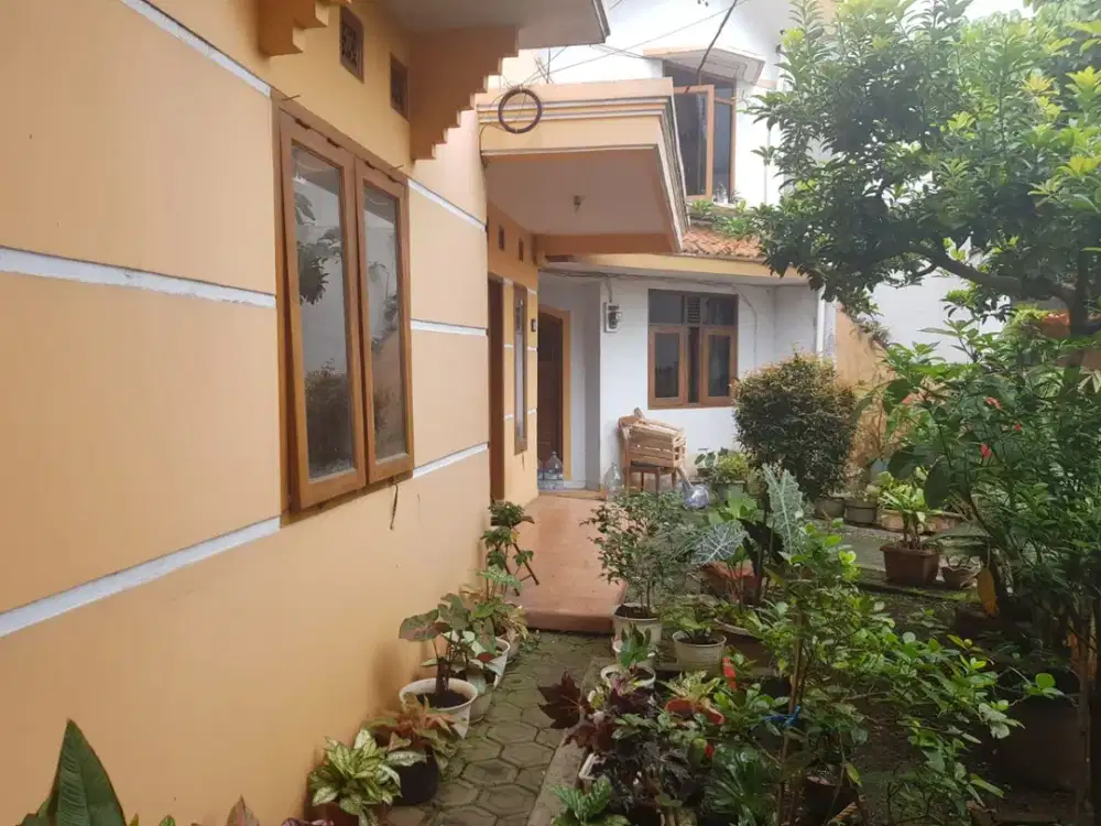 Rumah kost 34 kamar dekat kampus MARANATHA
