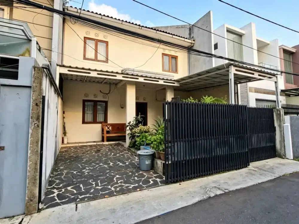 Dijual Rumah SHM 2 Lantai di Tebet Timur - Akses 2 Mobil