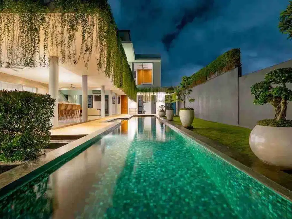 villa modern lantai 2 kerobokan kelod