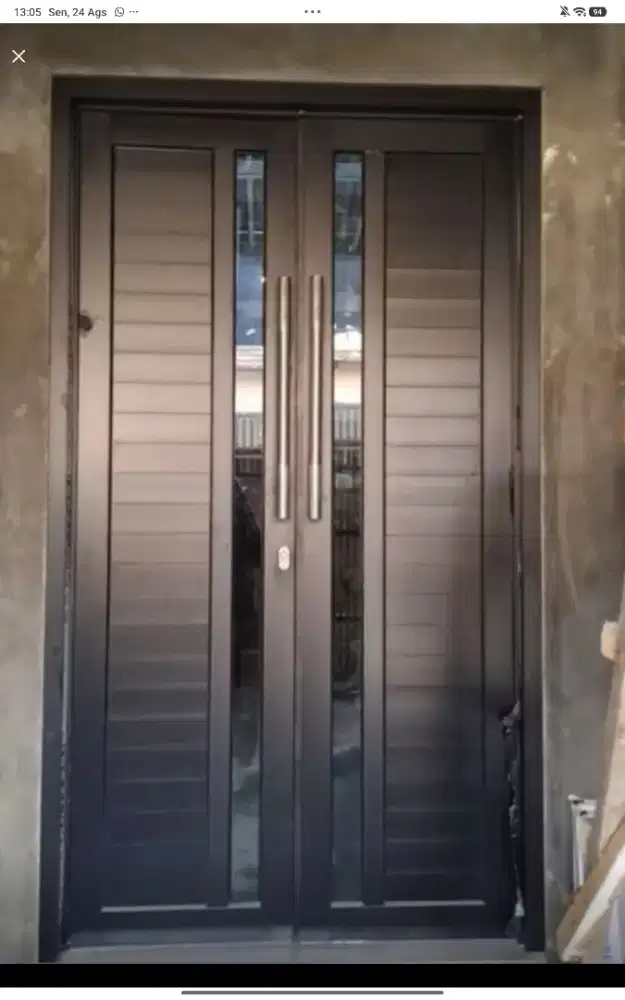 Pintu alumunium kupu tarung warna hitam
