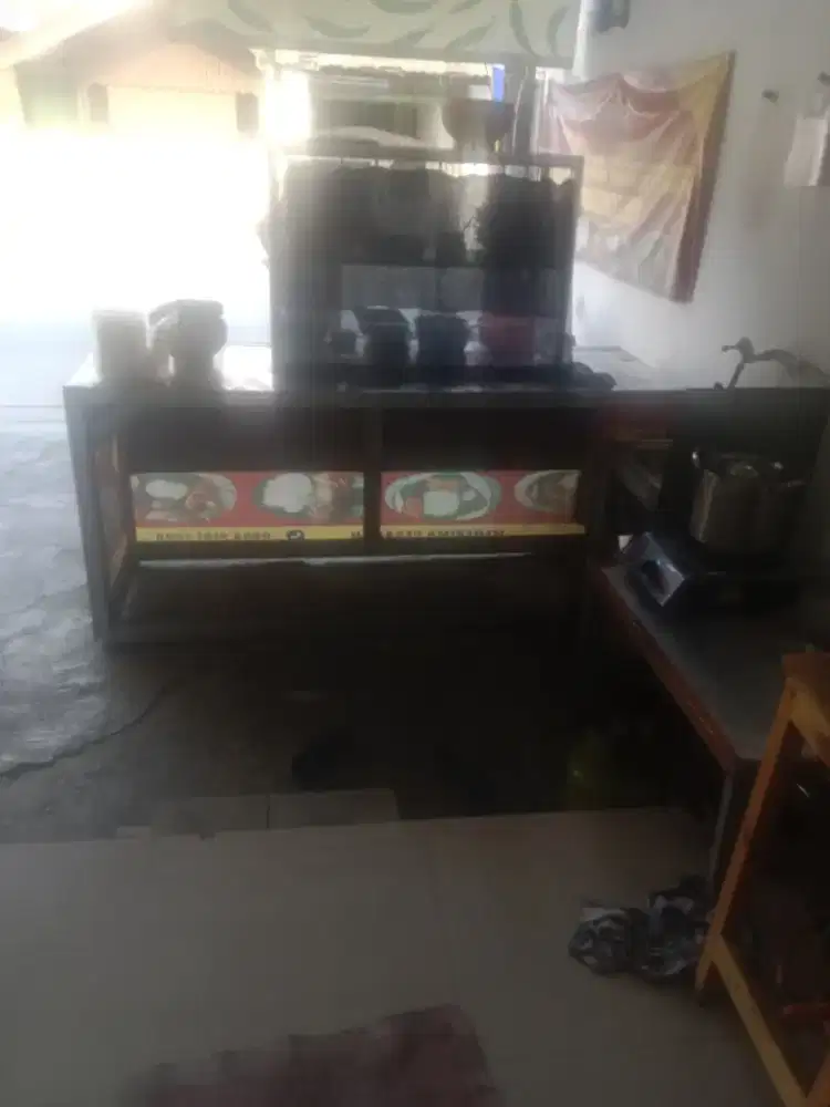 Jual perlengkapan usaha.
