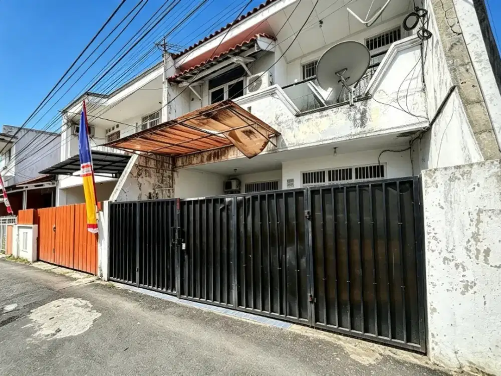 Dijual Rumah Hitung Tanah di Tebet Barat - Dekat dengan Taman