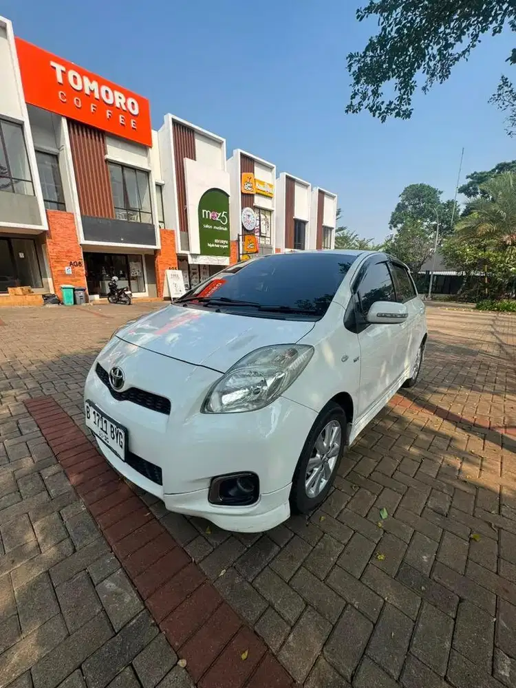 Yaris E at 2013 siap pakai