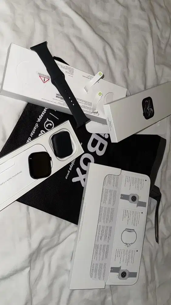 Apple Watch Series 11 dEmm Jet Black Al Mlack St S/M OPS